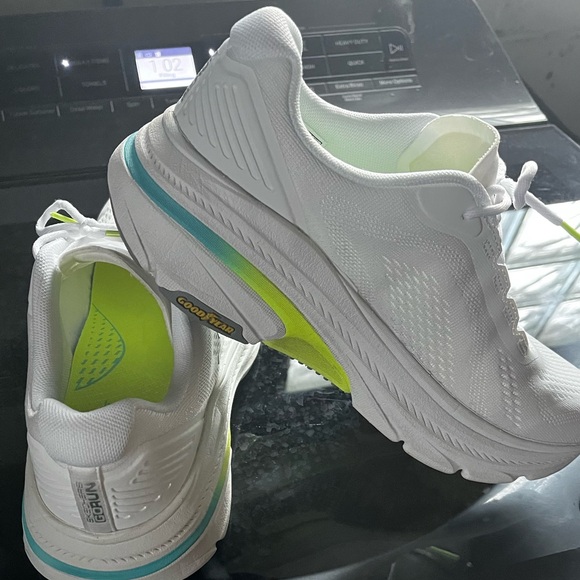 Skechers Max Cushioning Arch Fit 2.0 Avenida - Picture 5 of 6